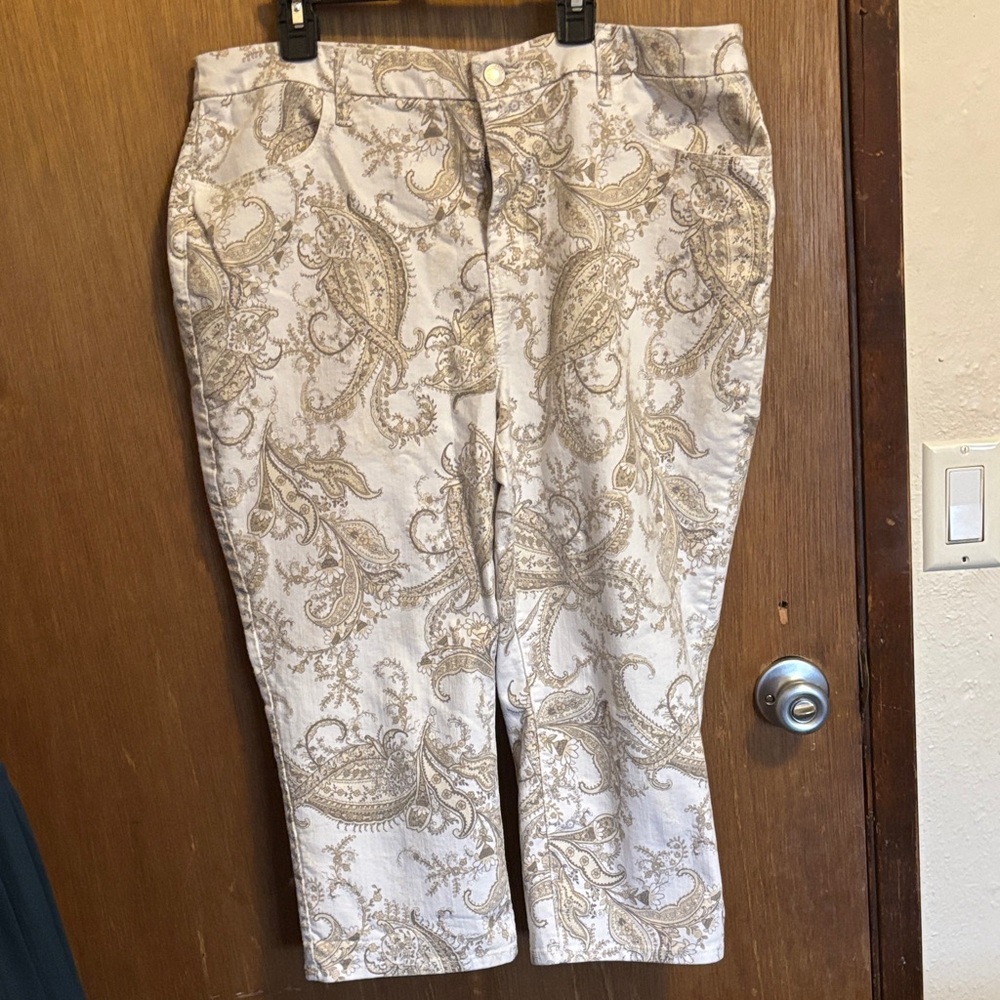 Paisley Print Capri Pants